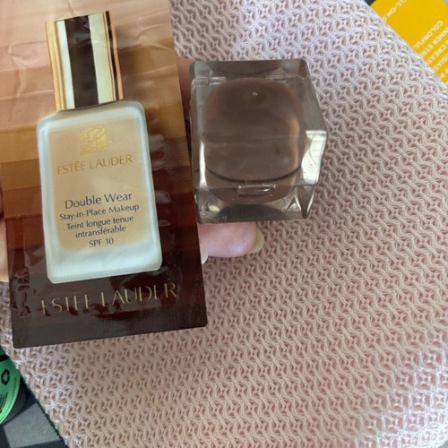 Estée Lauder brown eyeshadow like new with mirror and gift samples
