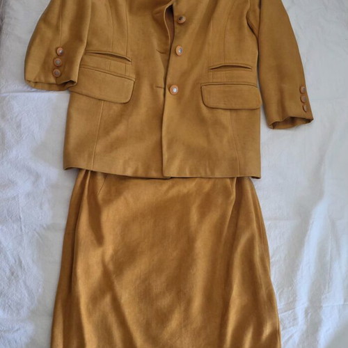 Vintage women's tailored set mustard color like new