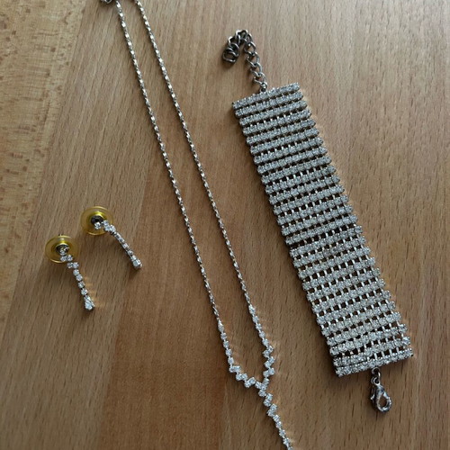 Jewelry set with rhinestones used, necklace, earrings & bracelet