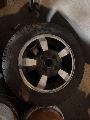 Aluminum rim with tire for Hyundai Atos