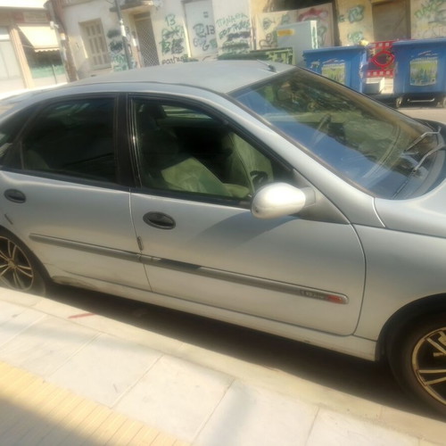 Renault Laguna 1600 16v sedan manual, used, gas, 1999