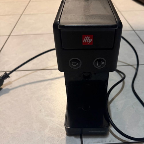 Illy Iperespresso Y3.3 black espresso machine with capsules like new