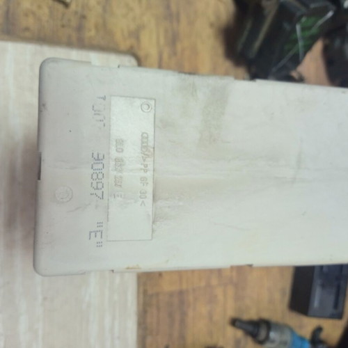 Central Locking Pump Audi A8 used, 8L0862257E