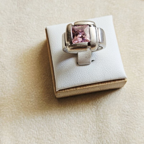 925 solid silver ring with pink stone