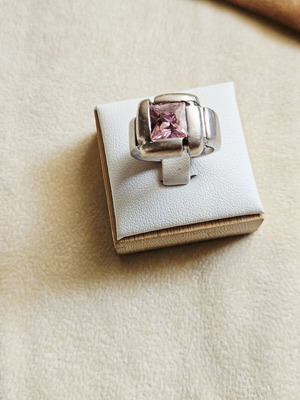 925 solid silver ring with pink stone