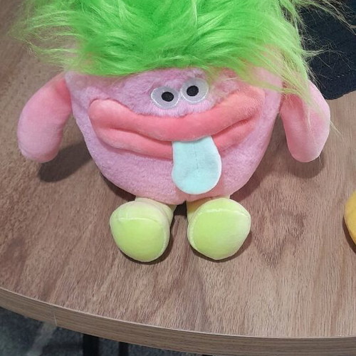 Stuffed toys like new, set of 2 with emotzi design and face