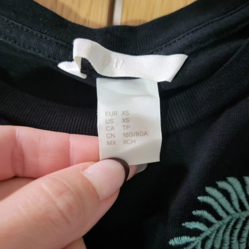 H&M embroidered blouse like new, black multicolor, XS