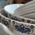 Dinnerware set used, 26 pieces