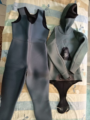 Kartelias 5mm diving suit, used lower part new upper part