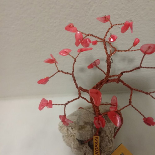 Decorative tree of copper and semi-precious stones new