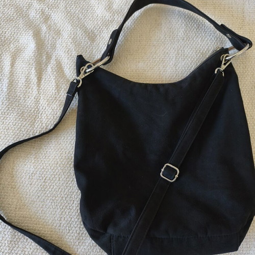 Suede H&M crossbody bag used, black with silver rings