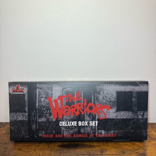 Mezco Toys The Warriors Deluxe Box Set 5 Figures brand new