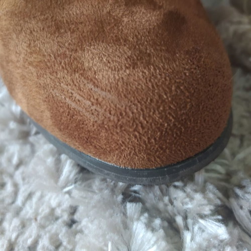 Suede tabba ankle boots like new with medium heel size 37