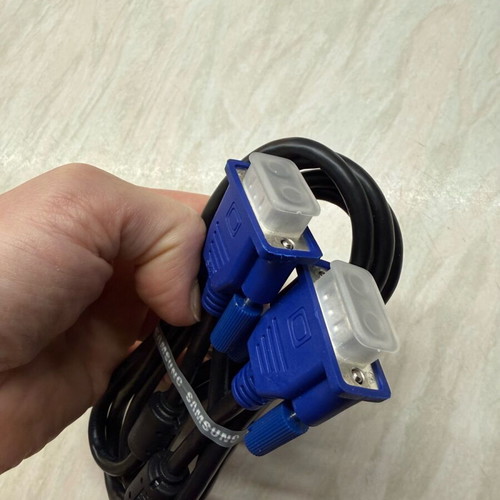 VGA cable like new male to male for analog video signal