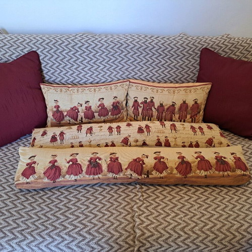 Decorative pillows used, pack of 4 for living room