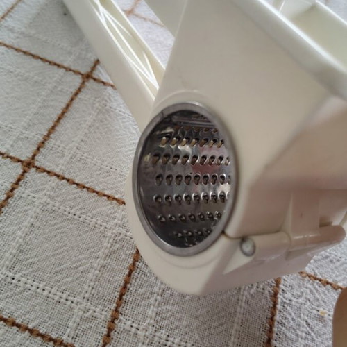 Cheese grater with crank like new