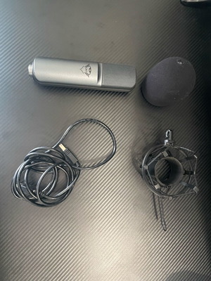 GXT microphone new for professional use