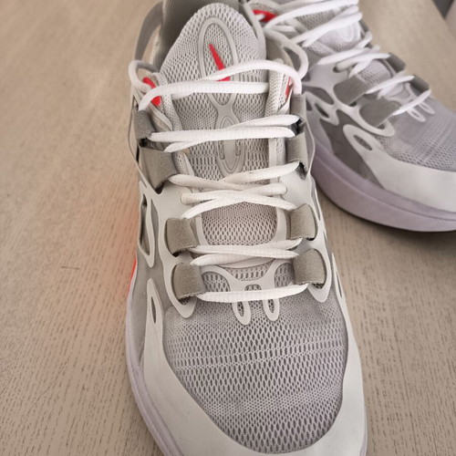 Nike SIGNAL Size 41 Like New