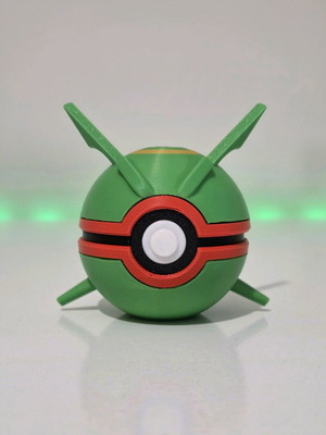 Rayquaza Pokéball нов с колекционерски ключодържател