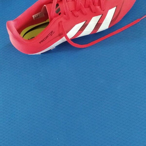 Adidas Predator football shoes like new, red