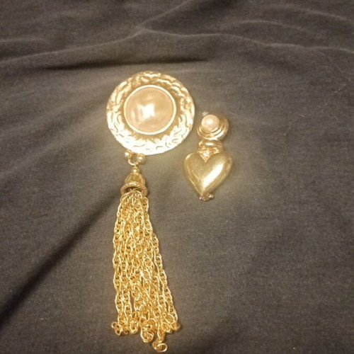 Vintage gold-tone pins new