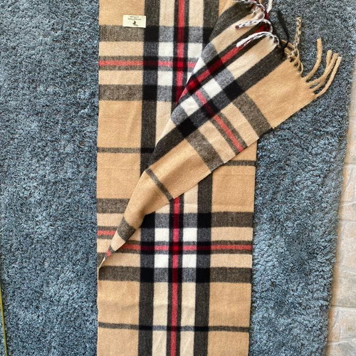 House of Tweed scarf like new with fringes and tassels