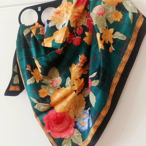 Vintage scarf 85×85 cm polyester used, multicolor floral pattern