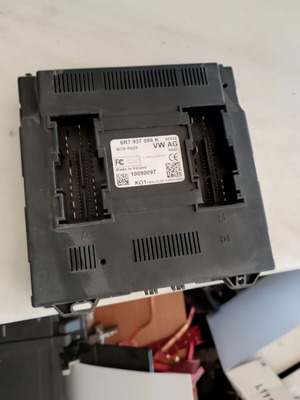 Πλακέτα για VW Polo '09-'17 κωδικός 6R7937086K σε άριστη κατάσταση