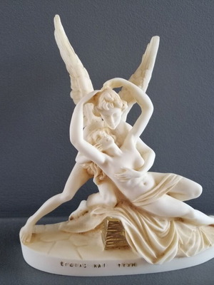 Alabaster statue Eros and Psyche used, height 20 cm