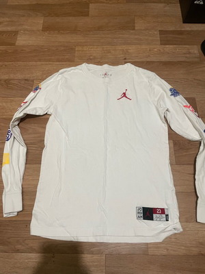 Air Jordan yong white long sleeve jersey like new, size XS
