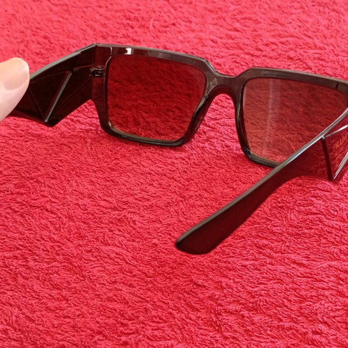Women's PR 17WS sunglasses like new, brown tortoise with brown degrade lenses