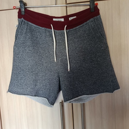 Pull & Bear shorts used, size M, grey and red