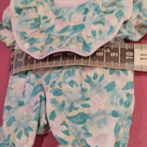 Apertoy doll outfit like new