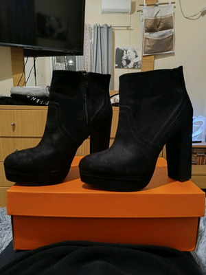 H&M ankle boots like new, size 40, black