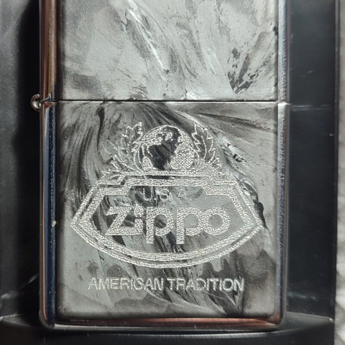 Zippo American Tradition lighter 2004, grey silver