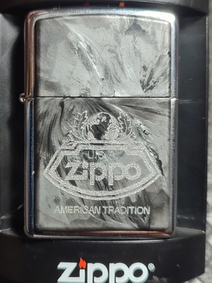 Zippo American Tradition lighter 2004, grey silver