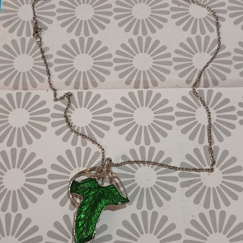 Leaf of Lorien Brooch like new, Lord of the Rings collectible edition
