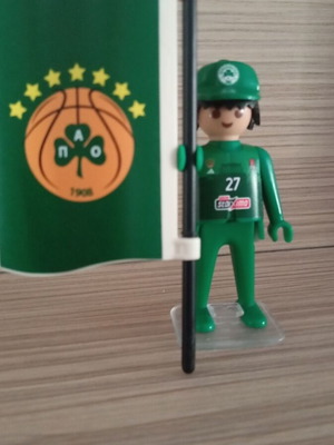 Playmobil fan of PAO basketball figure like new