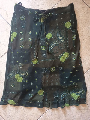 Summer elastic skirt, black and green, size L