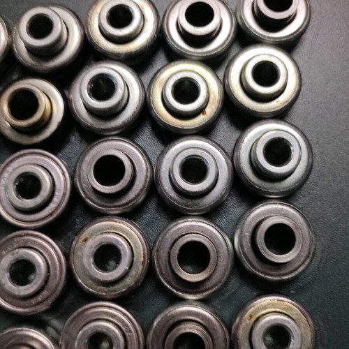 Skateboard accessories new, 30 bearings and screws with safety nuts