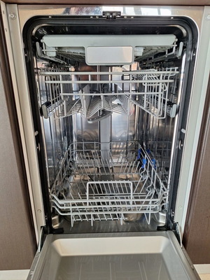 Delonghi 45cm dishwasher new