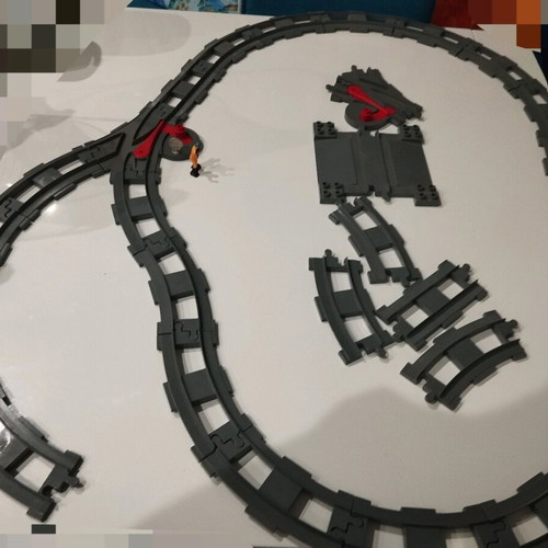 Train tracks like new without train