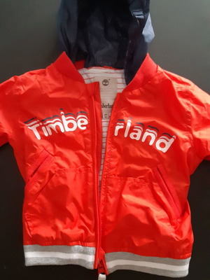 Timberland μπουφάν αδιάβροχο, μεταχειρισμένο σε άριστη κατάσταση, μέγεθος 6 μηνών, με αφαιρούμενη κουκούλα