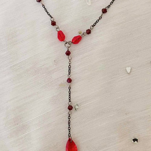 Choker with red beads and teardrop made of stainless steel
