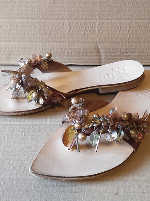 Women's sandals with beads used, size 38, brown
