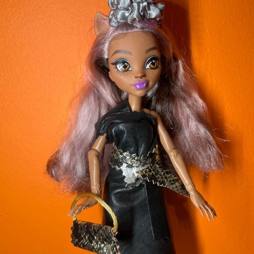 Monster High Clawdeen Wolf like new with handmade leather dress G3 Mattel