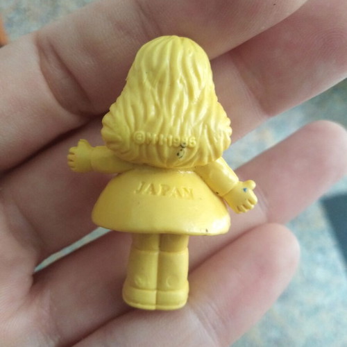 Miniature figures pack of 5, like new, colorful collectible set
