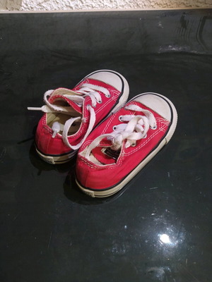 Converse red size 22 like new