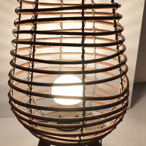 Table lamp like new with bulb