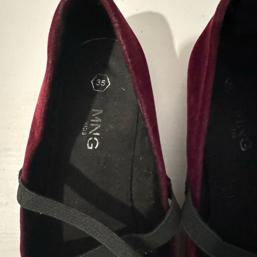 Children's velvet ballerinas new size 35 burgundy